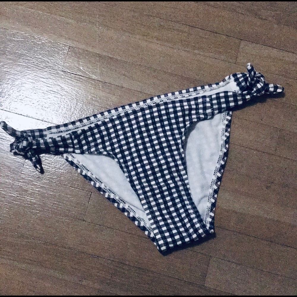Bikini bottoms